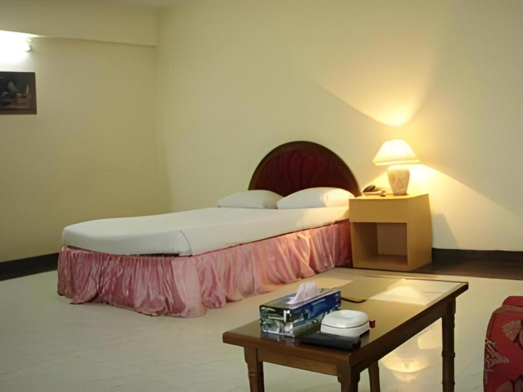 Hotel Castle Salam Khulna Εξωτερικό φωτογραφία
