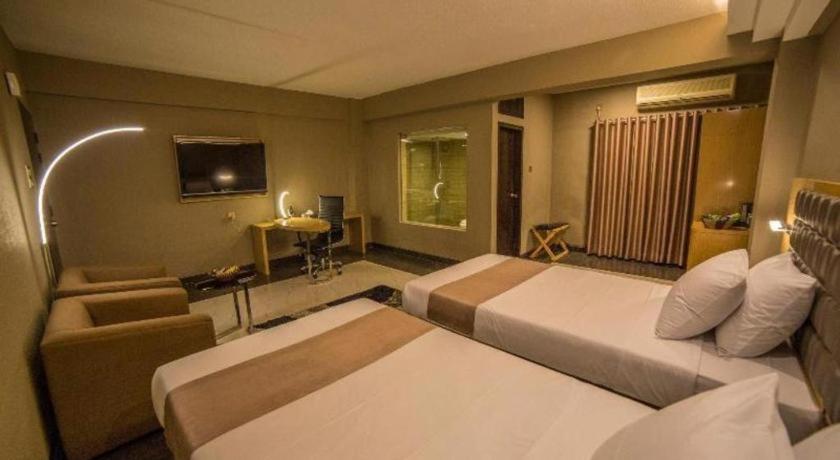 Hotel Castle Salam Khulna Εξωτερικό φωτογραφία