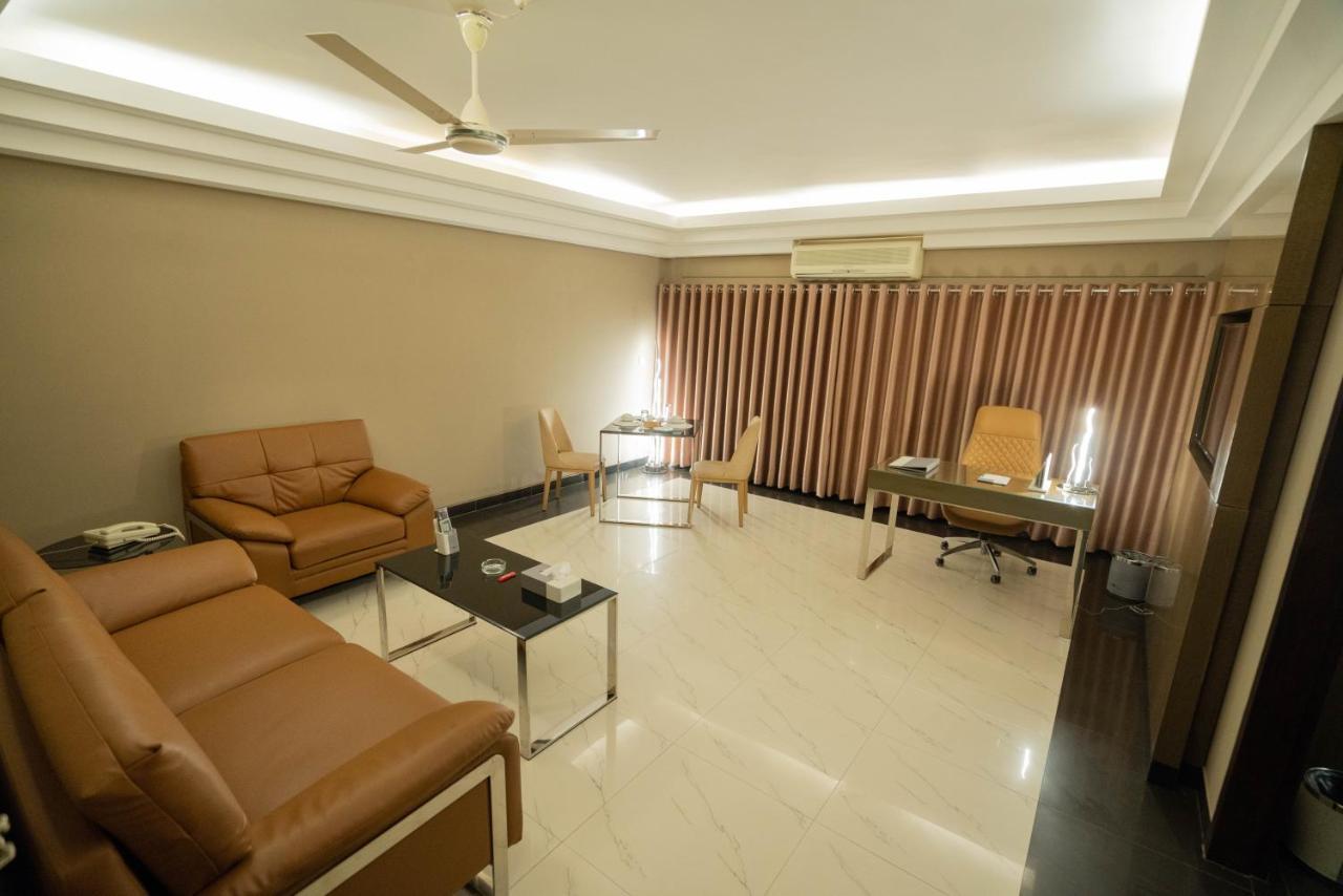 Hotel Castle Salam Khulna Εξωτερικό φωτογραφία